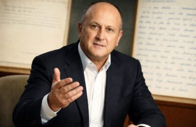 Dosarul de rețea al lui Dan Șucu a fost publicat integral. A semnat un angajament și a dat zeci de note informative
