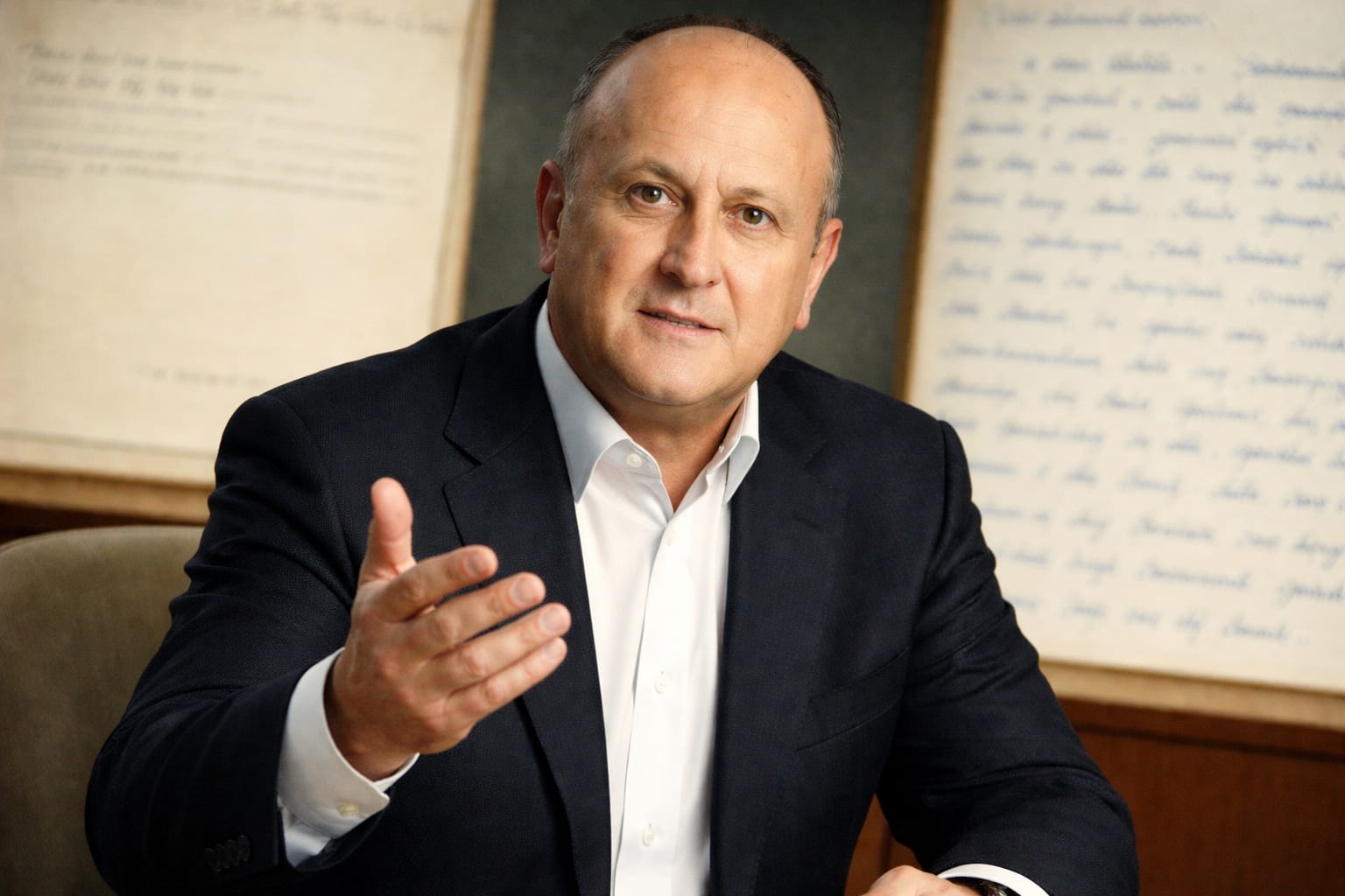 Dosarul de rețea al lui Dan Șucu a fost publicat integral. A semnat un angajament și a dat zeci de note informative