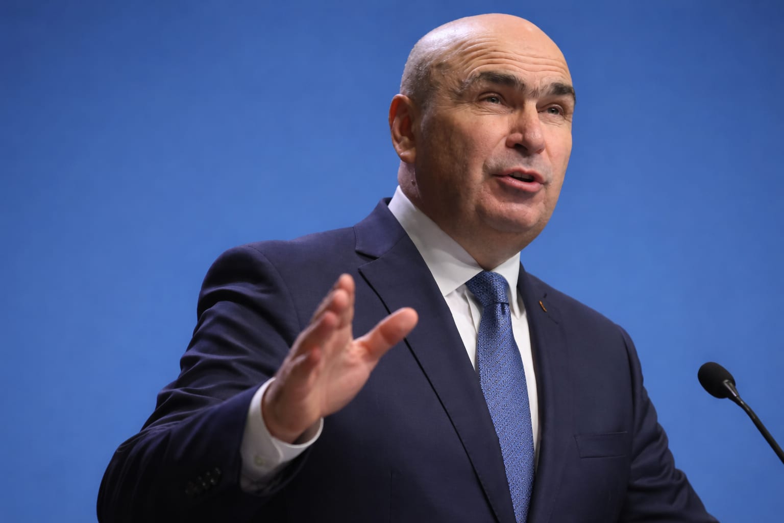 Guvernul garantează că niciun salariu public nu va scădea și acuză sindicatele de dezinformare