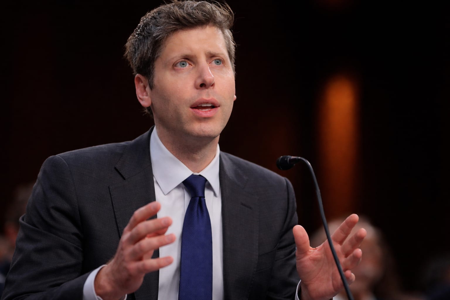 Sam Altman de la OpenAI susține că omenirea a atins singularitatea tehnologică