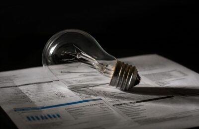Consumul de energie a scăzut cu 200 MW după ce Guvernul a cerut economisirea curentului