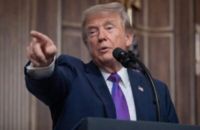 Donald Trump amenință Omanul cu bombardamente și revendică Strâmtoarea Ormuz