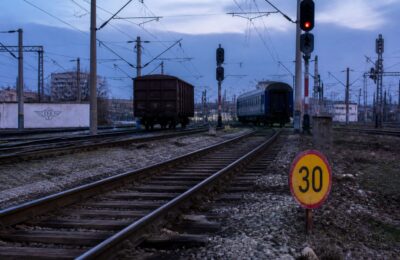 Noua strategie feroviară a Guvernului abordează degradarea a peste 9.700 km de cale ferată