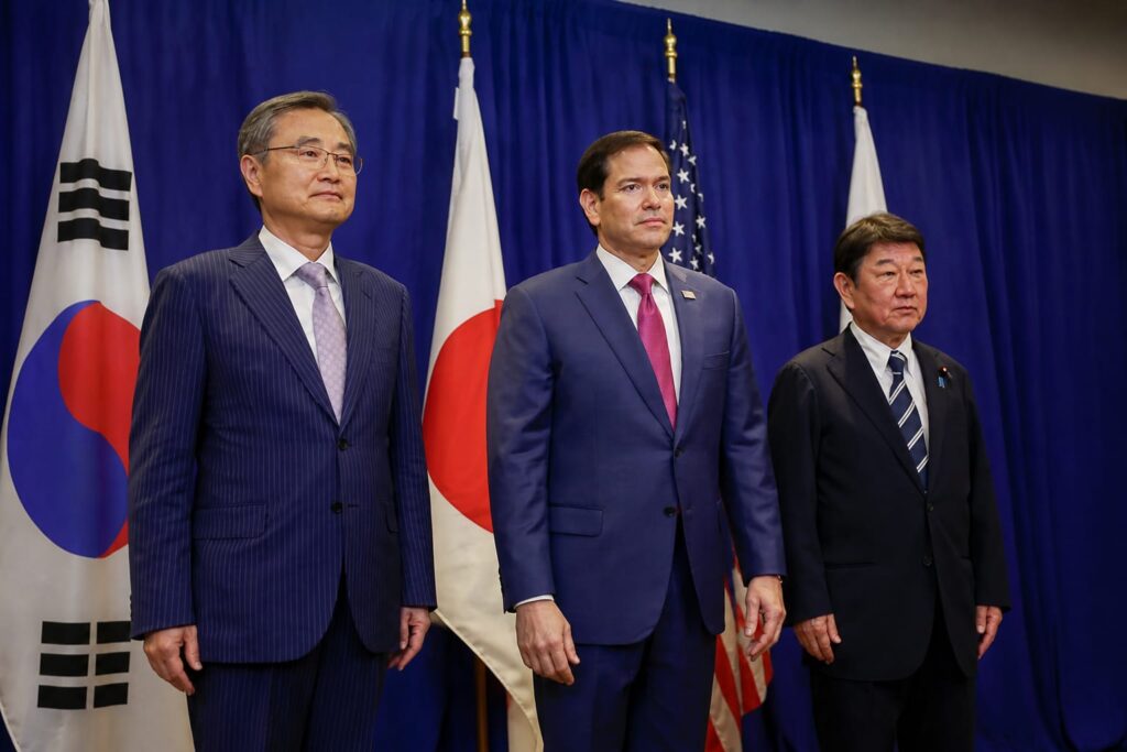 Coreea de Sud, SUA și Japonia cer Phenianului să reia dialogul și mențin obiectivul denuclearizării