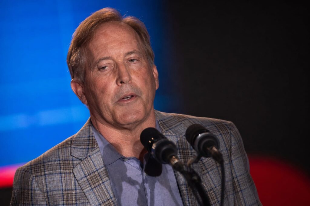 Ken Paxton spune că cifrele campaniei au scăzut după convenția lui Donald Trump
