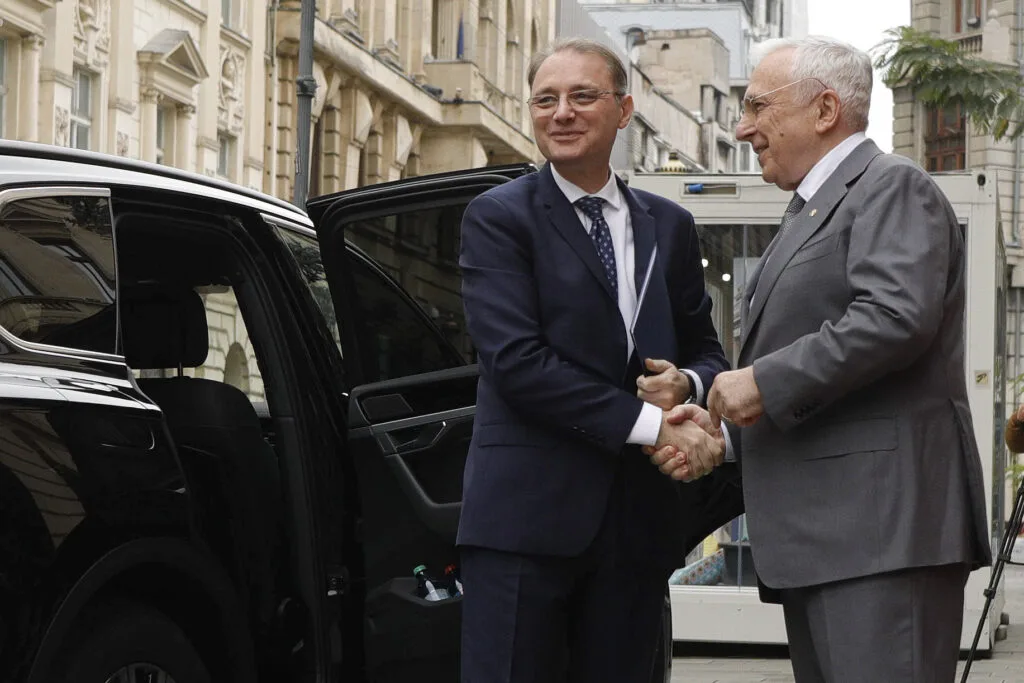Luca Niculescu a discutat cu Mugur Isărescu despre deficit și refinanțarea împrumuturilor