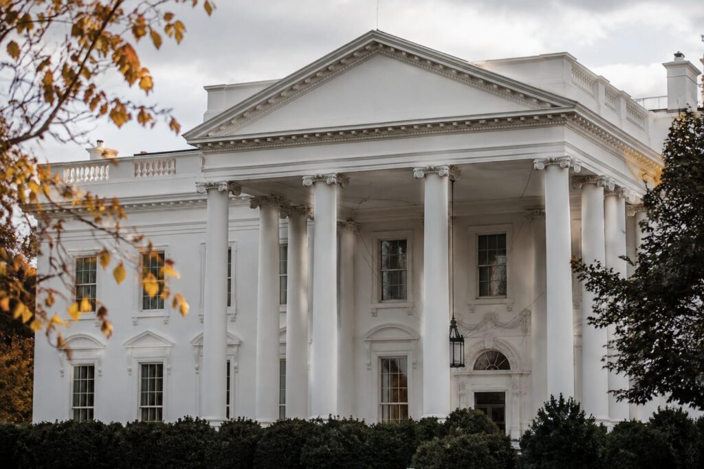 Trump amână noile măsuri împotriva Rusiei și invocă negocierile pentru Ucraina